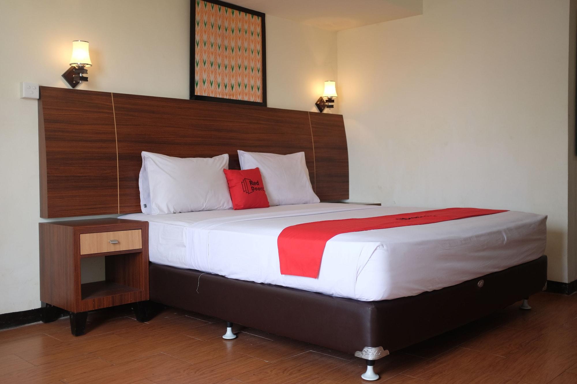 Reddoorz Plus Near Senen Yakarta Exterior foto