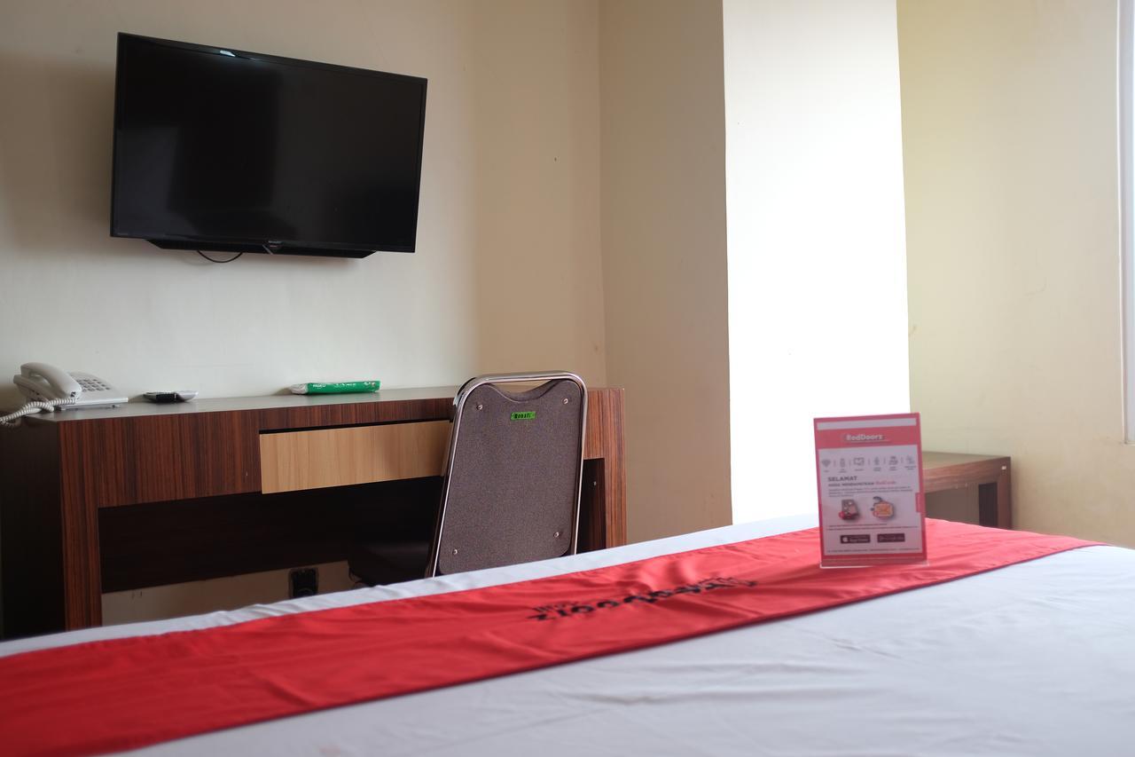 Reddoorz Plus Near Senen Yakarta Exterior foto