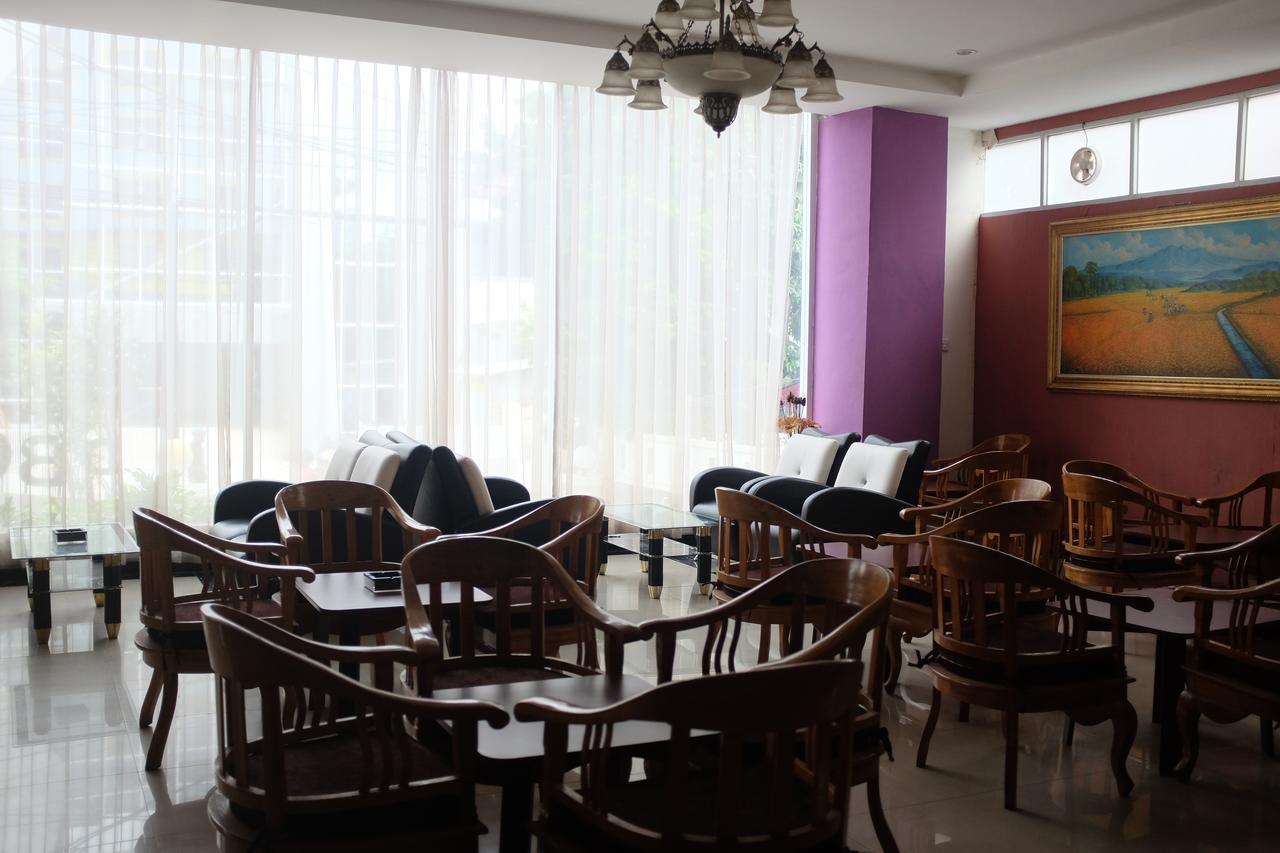 Reddoorz Plus Near Senen Yakarta Exterior foto