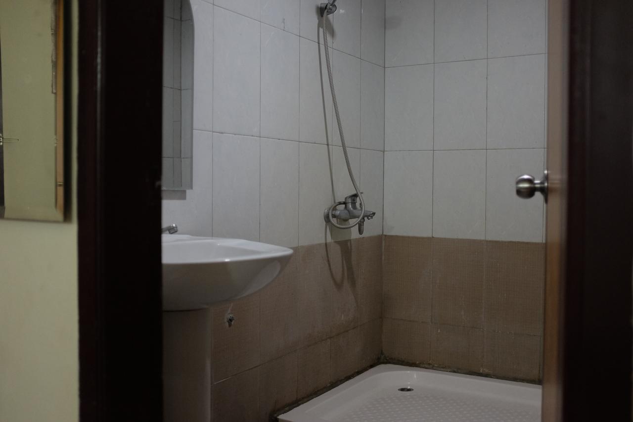 Reddoorz Plus Near Senen Yakarta Exterior foto