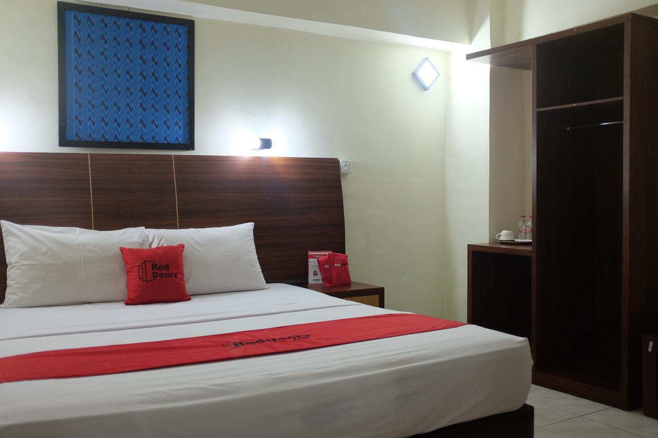 Reddoorz Plus Near Senen Yakarta Exterior foto